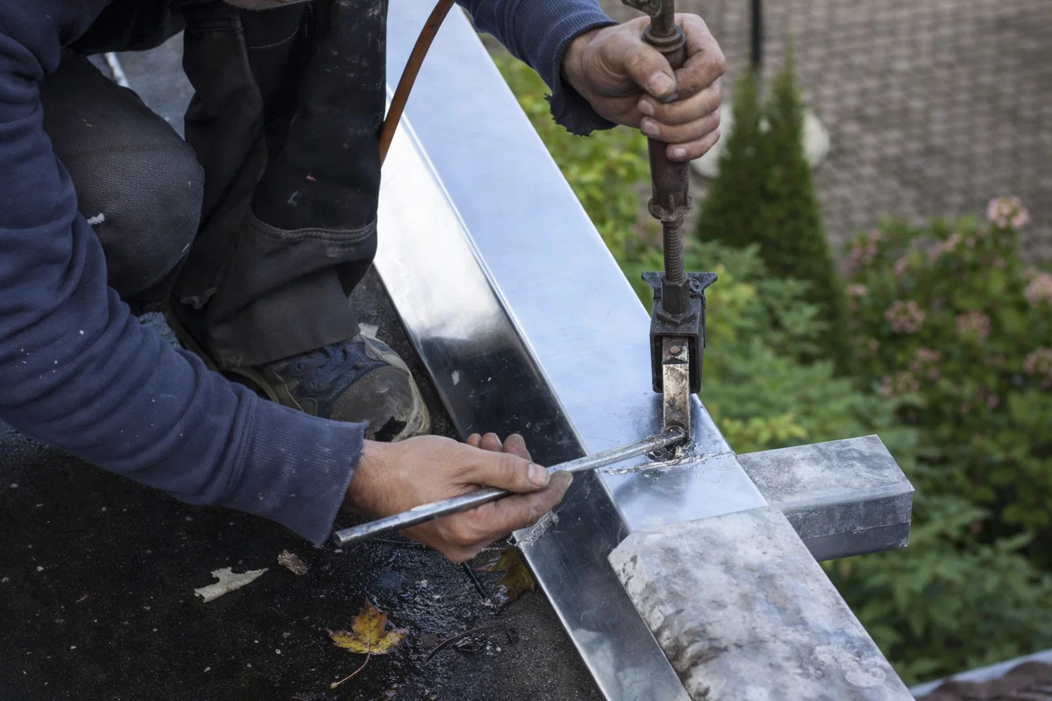 Rénovation couverture et pose Velux à Levallois-Perret